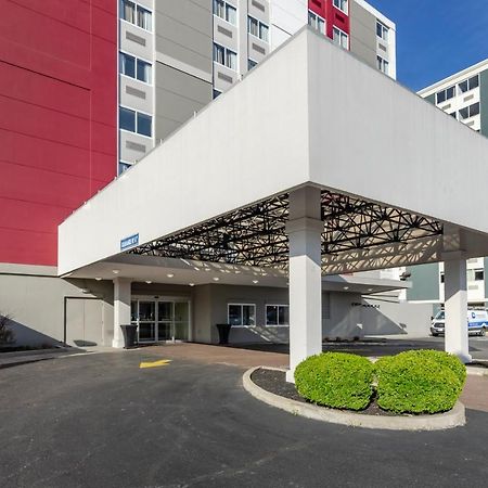 Charleston Tower Hotel Exterior photo